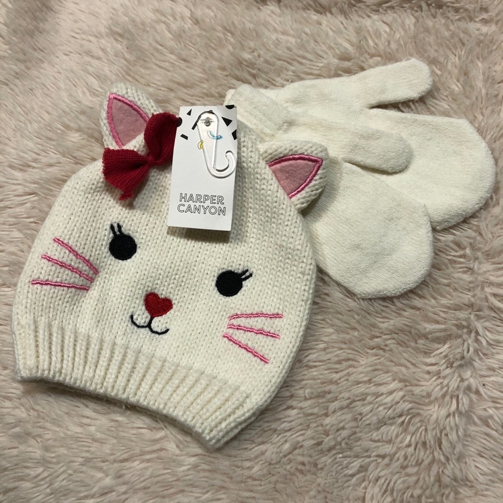 Harper Canyon ~ Kitty Toque and Mitt Set ~ Brand New!